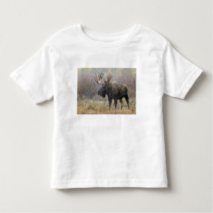 Camiseta De Bebé Alce de toro en tormenta de nieve con álamos