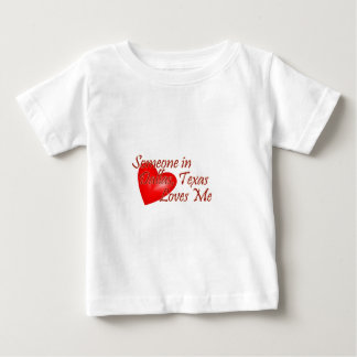 Camiseta De Bebé Alguien me ama en Dallas, Tejas