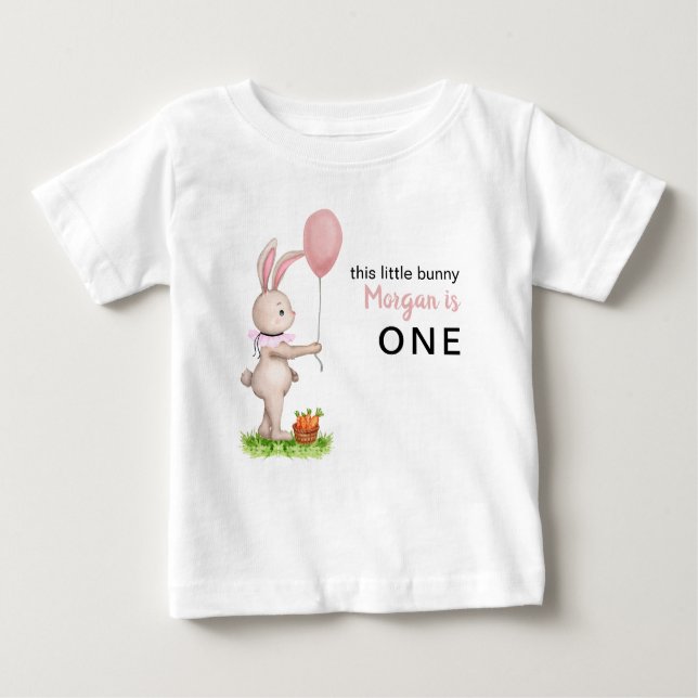 Camiseta De Bebé Algún Conejito es un Globo de Conejo Lindo Cumplea (Anverso)