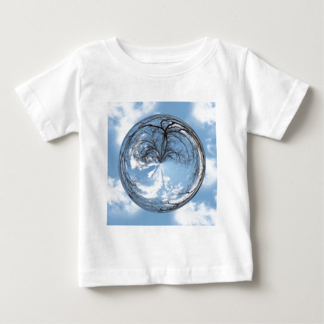 Camiseta De Bebé Alturas del cielo con árboles, nubes, cielo, burbu (Anverso)