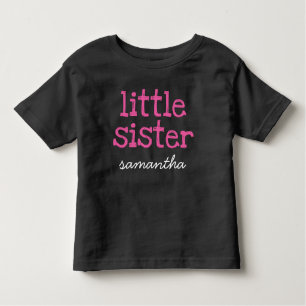 Camiseta De Bebé Añadir un nombre texto rosado Pequeña hermana cami