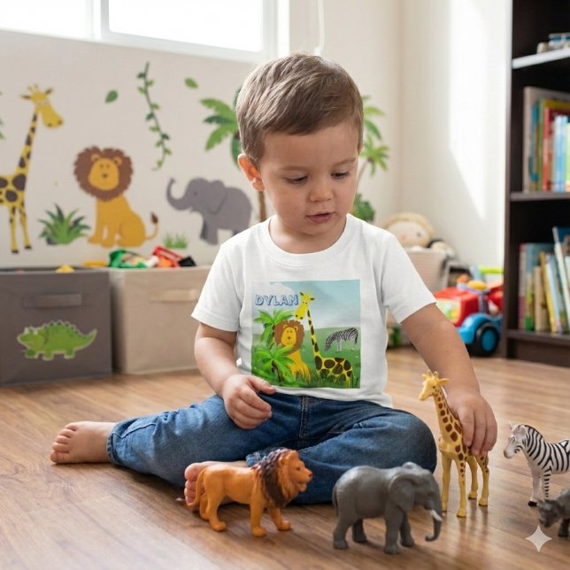 Camiseta De Bebé Animales zoológicos Giraffe León cebra bebé camise (Personalize this cute jungle print tee with boys name.  This tee would be a thoughtful gift)