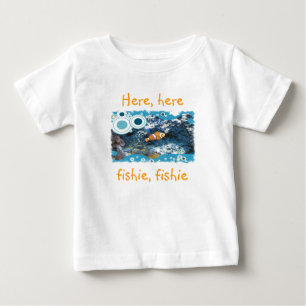 Camiseta De Bebé Aquí está la camisas de infante de la fishiíta