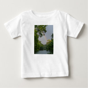 Camiseta De Bebé Arcoiris sobre el río James