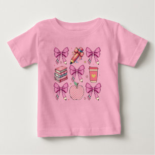 Camiseta De Bebé Arcos rosados de coqueta, manzanas, libros persona