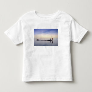 Camiseta De Bebé Asia, Birmania, (Myanmar) Barco pesquero reflejado