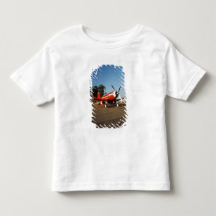 Camiseta De Bebé avión F2G-1D Super Corsair en un espectáculo aéreo