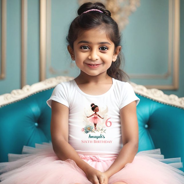 Camiseta De Bebé Ballerina Piel Oscura Pink Nombre Verde azulado Cu (Ballerina Dark Skin Pink Teal Floral Birthday Girl Toddler T-shirt)
