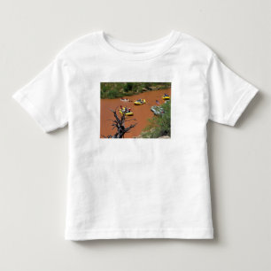 Camiseta De Bebé Balsas propulsadas a remo se vuelven hacia el río
