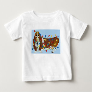 Camiseta De Bebé Basset Hound Enredado En Luces De Navidad