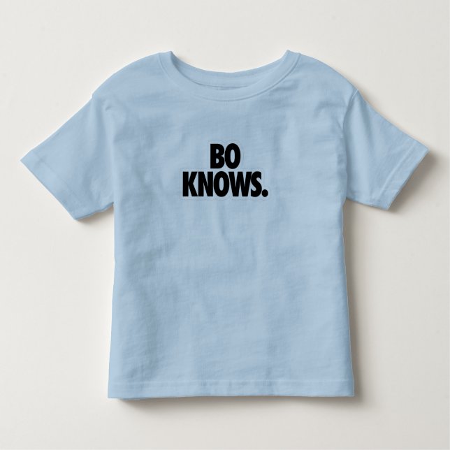 Camiseta De Bebé Bo conoce a Toddler Tee - ¡Vibes juguetonas y depo (Anverso)