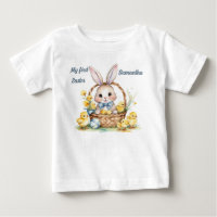Bonito conejo de Pascua y chicles. Primera Pascua.