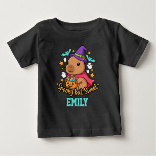 Camiseta De Bebé Bruja Capybara Espeluznante pero Dulce Halloween