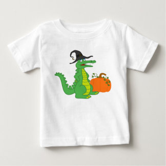 Camiseta De Bebé Bruja del cocodrilo con la calabaza de Halloween