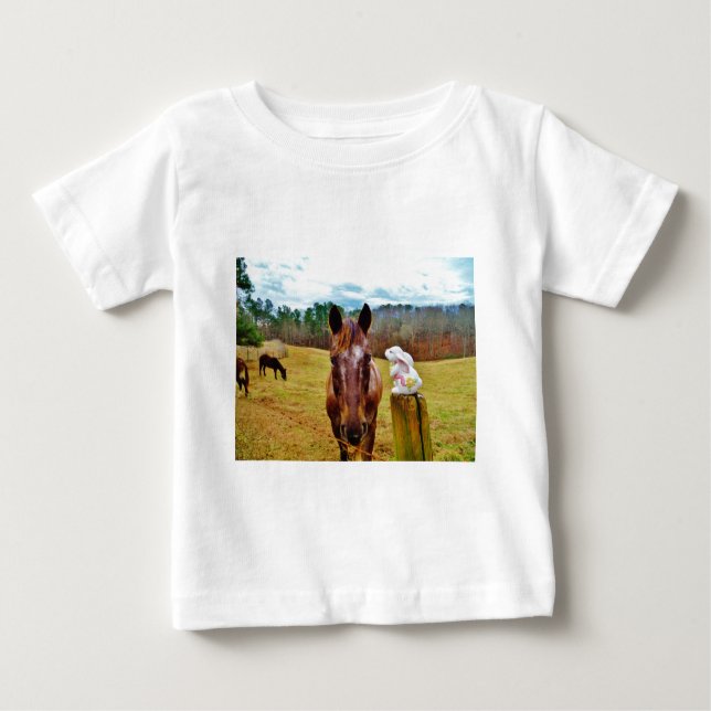Camiseta De Bebé Bunny de Pascua y caballo marrón (Anverso)