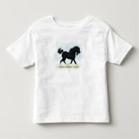 Caballo de camisas negras con fuego y medias