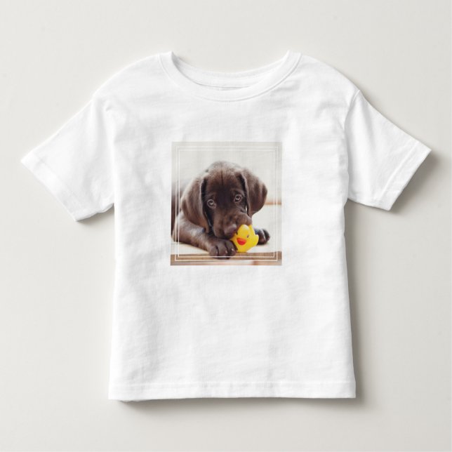 Camiseta De Bebé Cachorro de chocolate con pato de juguete (Anverso)