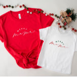 Camiseta De Bebé Camisas de Navidades pequeños con guión pequeño de<br><div class="desc">¡Siempre agregamos nuevos diseños a diario!</div>