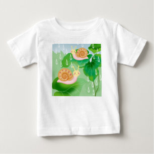 Camiseta De Bebé caracoles en hojas en el jardín
