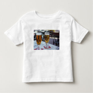 Camiseta De Bebé Chablis; dos cervezas frescas en verano caliente d