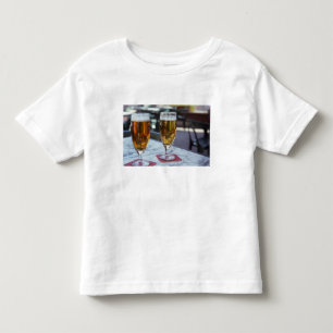 Camiseta De Bebé Chablis; dos cervezas frías a 42 grados en un calu