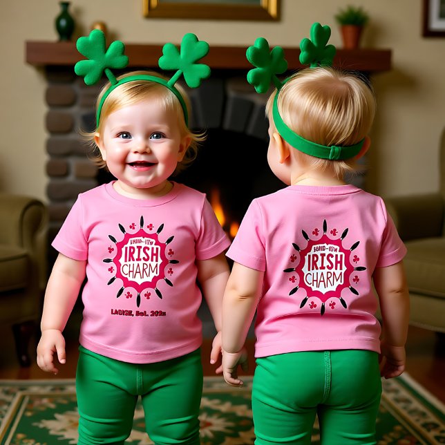 Camiseta De Bebé Charm Bomb: Edición [Tu Nombre] (Charm Bomb [Your Name] Edition Baby T-Shirt)