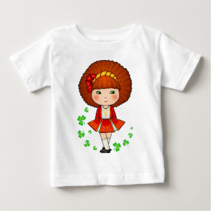 Camiseta De Bebé Chica irlandés en vestido rojo con los tréboles