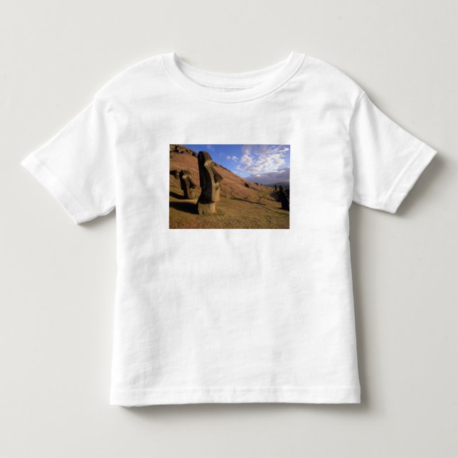 Camiseta De Bebé Chile, Isla de Pascua. Hillside con Moai (Anverso)