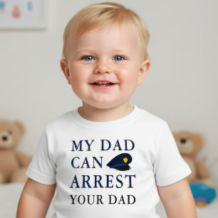 Camiseta De Bebé Chiste de bebé oficial de policía hilarantemente d