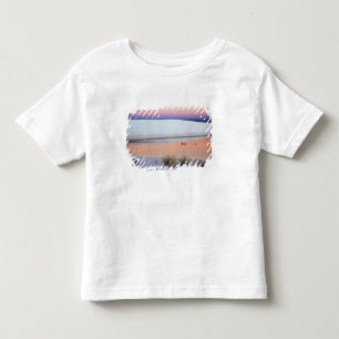 Camiseta De Bebé Cielo del crepúsculo reflejado en charco de agua d
