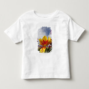 Camiseta De Bebé Ciérrese para arriba de tulipanes florecientes