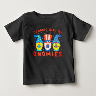 Camiseta De Bebé Colgando Con Mis Gnomies Que Coinciden Con Navidad