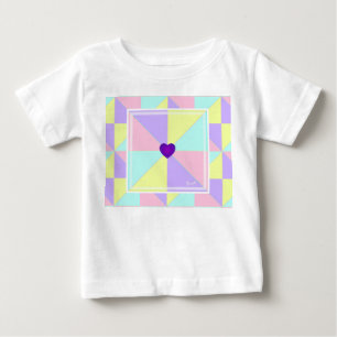 Camiseta De Bebé Colores pastel y corazones morados latiendo