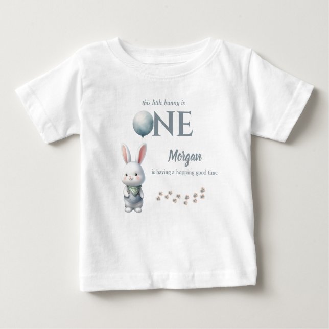 Camiseta De Bebé Conejito Cumple Uno Niño Azul 1er Cumpleaños (Anverso)