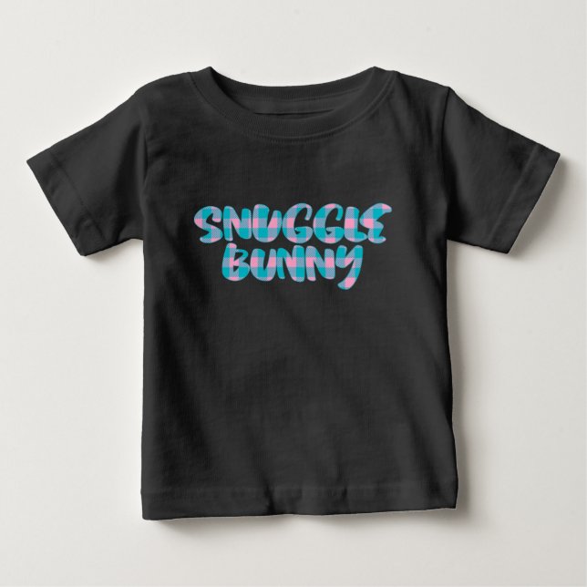 Camiseta De Bebé Conejito de Abrazo Rosa Texto Azul Bonito (Anverso)