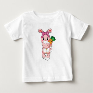 Camiseta De Bebé Conejo como juguete