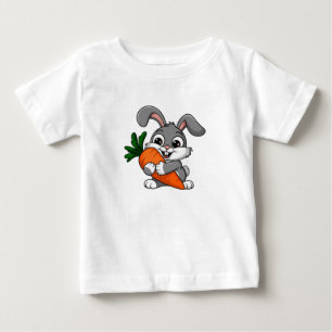 Camiseta De Bebé Conejo lúdico con una zanahoria grande