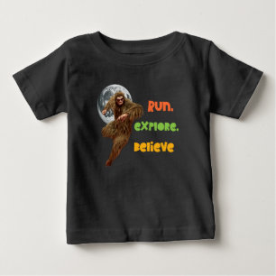 Camiseta De Bebé Corriendo Aventura Sasquatch Creer Diseño