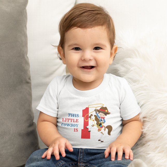Camiseta De Bebé Cowboy lindo primer cumpleaños (Cute Cowboy 1st Birthday Baby T-Shirt)
