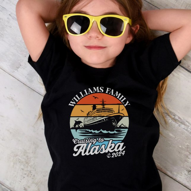 Camiseta De Bebé Cruceros a la familia Personalizado de Alaska (Cruising to Alaska Custom Family Matching Group Toddler T-shirt)