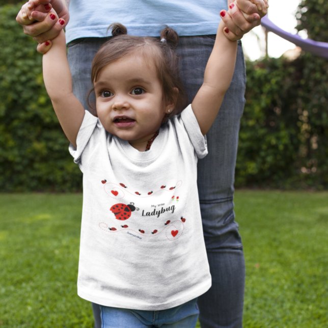 Camiseta De Bebé Cuidar mi pequeña lagartija rojo y negro con nombr (Subido por el creador)