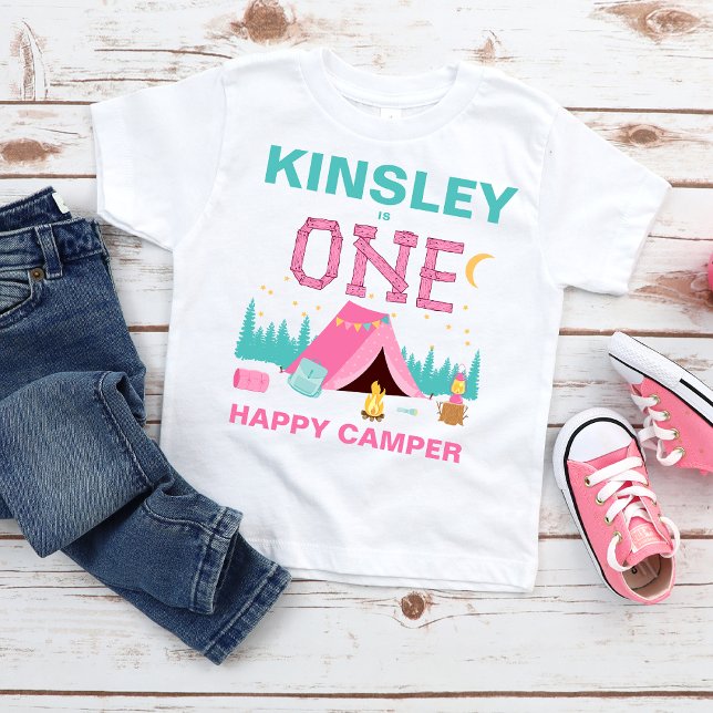 Camiseta De Bebé Cumpleaños 1º Temático de Campamento Feliz Rosa Mo (Girls One happy Camper 1st Birthday T-shirt, Baby Girls Camping Themed 1st Birthday T-shirt Pink)