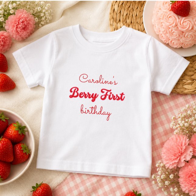 Camiseta De Bebé Cumpleaños 1 de Fresa Dulce de Mora (Berry Sweet Strawberry 1st Birthday Party Baby T-Shirt)