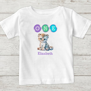 Camiseta De Bebé Cumpleaños 1 de Leopardo uno con nombre púrpura