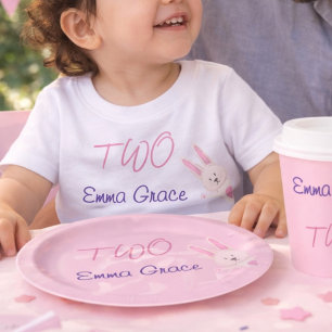 Camiseta De Bebé Cumpleaños caprichoso moderno de conejo rosa 2º