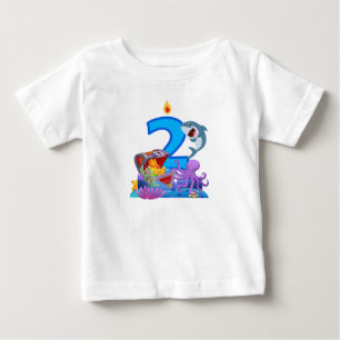 Camiseta De Bebé Cumpleaños de tiburón y tema de océano del cofre d