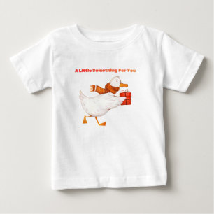 Camiseta de bebé de ganso lindo sosteniendo regalo