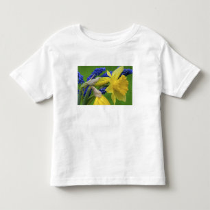 Camiseta De Bebé Detalle de las flores de daffodil e hiacínico. Cr