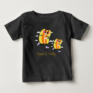 Camiseta De Bebé Dibujo animado divertido de un hot dog patinando -