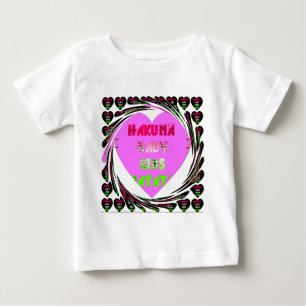 Camiseta De Bebé Diseño de niños con corazón rosado Hakuna Matata.p